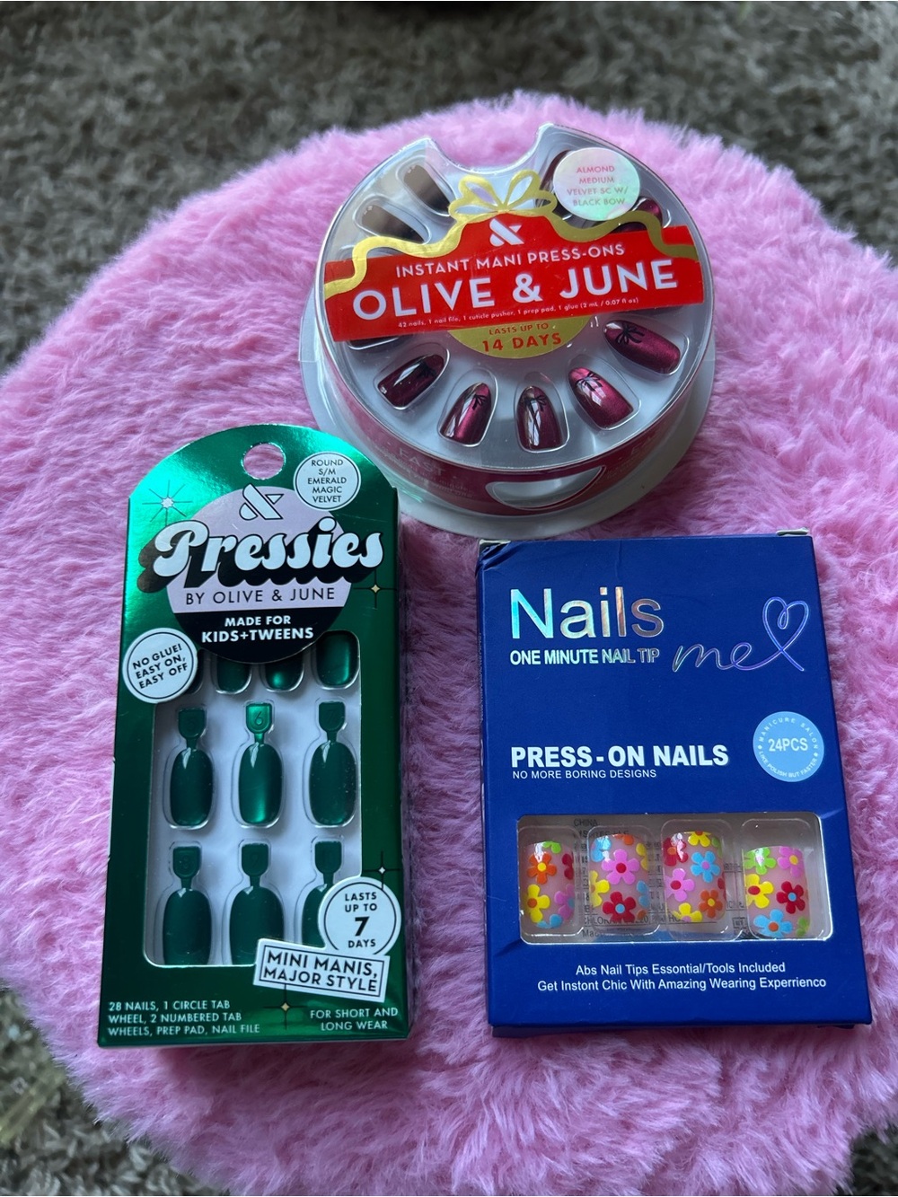 Olive & June Press-On Nails Set — Pink and Green Styles other